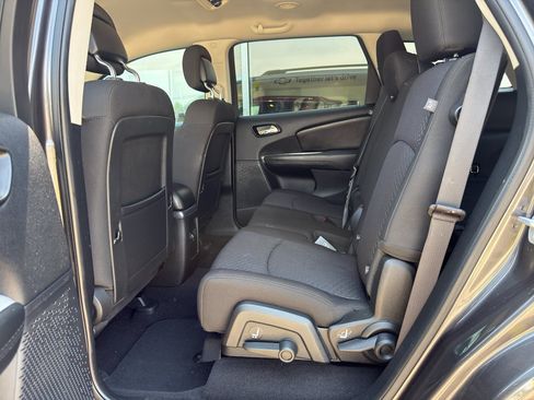 Used 2019 Dodge Journey SE w/ Premium Group FWD image 24
