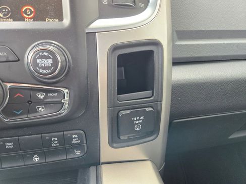 Used 2017 RAM 1500 Big Horn AWD/4WD image 34