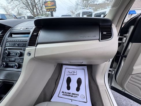 Used 2011 Ford Taurus SE image 35