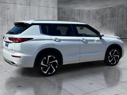 Used 2023 Mitsubishi Outlander SEL FWD image 5