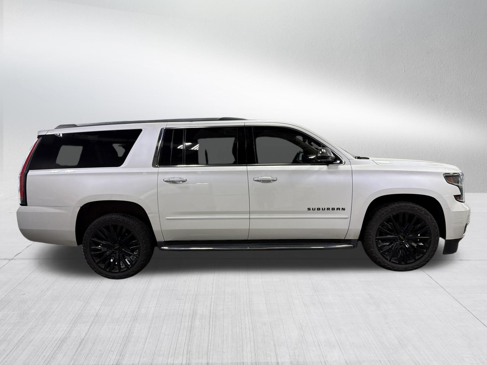 Used 2019 Chevrolet Suburban Premier AWD/4WD image 8