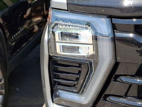 Used 2025 Chevrolet Silverado 2500 LT w/ Trail Boss Package AWD/4WD image 4