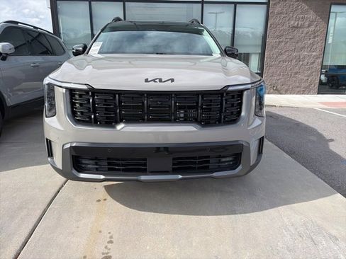 Certified 2025 Kia Sorento SX image 8