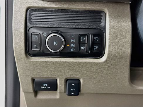 Used 2025 Ford F350 Platinum w/ Platinum Plus Package AWD/4WD image 18