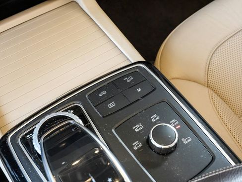 Used 2017 Mercedes-Benz GLE 43 AMG 4MATIC w/ Premium 2 Package image 29