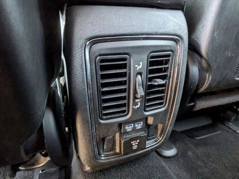 Used 2020 Jeep Grand Cherokee Limited RWD image 13