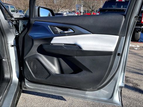 Used 2025 Chevrolet Equinox EV LT w/ Convenience Package image 12