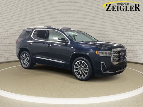 Used 2022 GMC Acadia Denali w/ Denali Ultimate Package image 3