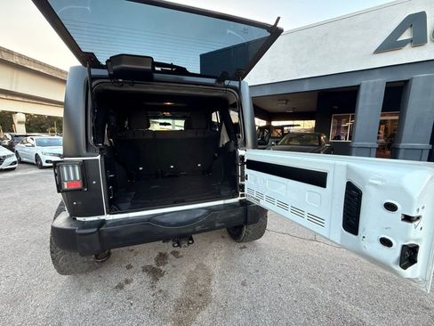 Used 2017 Jeep Wrangler Unlimited Sport image 30