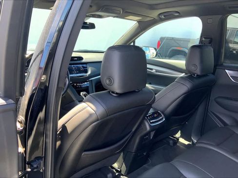 Used 2023 Cadillac XT6 Luxury FWD image 12