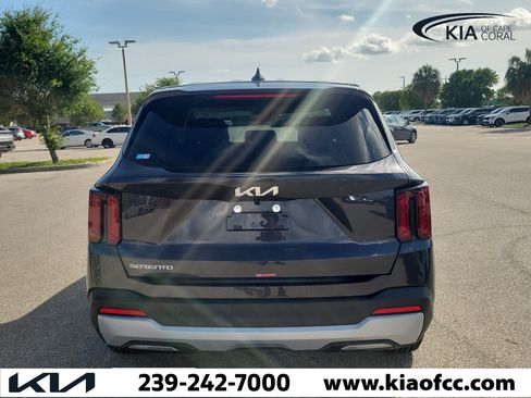 New 2026 Kia Sorento LX FWD image 5