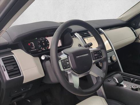Certified 2025 Land Rover Discovery S AWD/4WD image 10