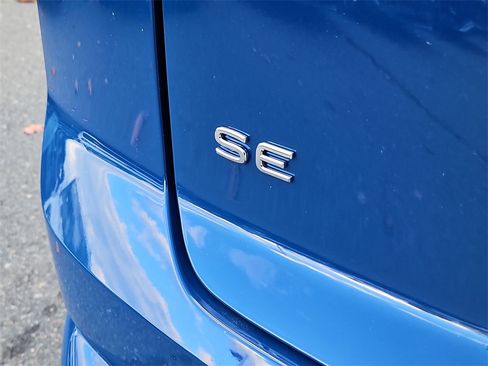 New 2026 Volkswagen Atlas Cross Sport SE image 5