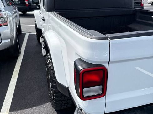 Used 2022 Jeep Gladiator Sport AWD/4WD image 14
