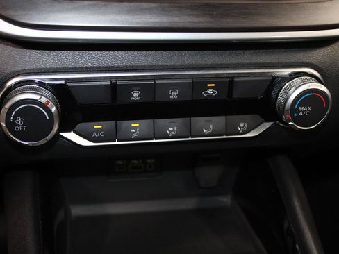 Used 2024 Nissan Altima 2.5 SV FWD image 42