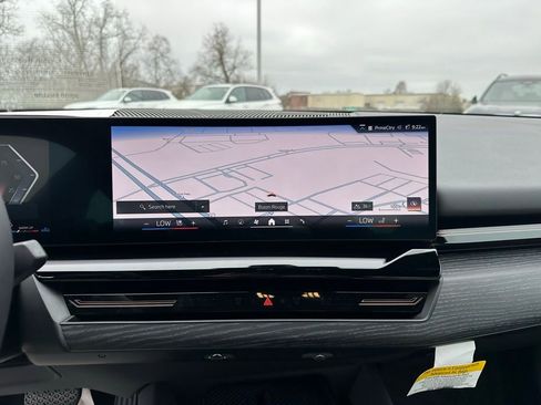 Certified 2025 BMW 530i image 15