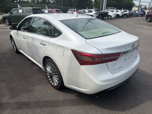 Used 2016 Toyota Avalon Limited w/ Toyota Safety Sense Package FWD image 3
