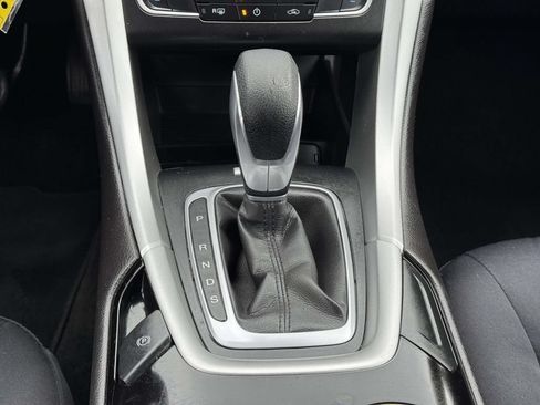 Used 2016 Ford Fusion SE FWD image 6