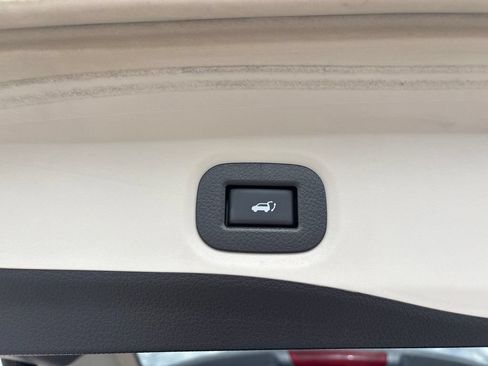 Used 2018 Nissan Rogue SL FWD image 9