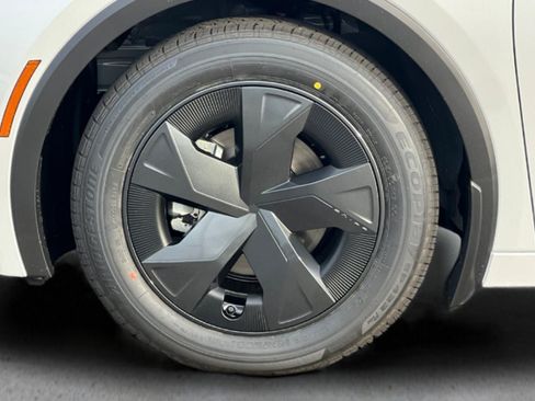 New 2026 Toyota Prius LE FWD image 26