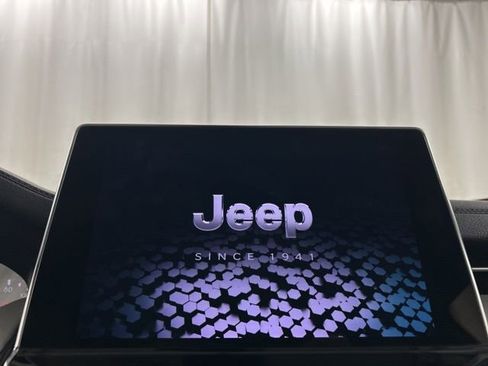 Used 2025 Jeep Compass Limited AWD/4WD image 14