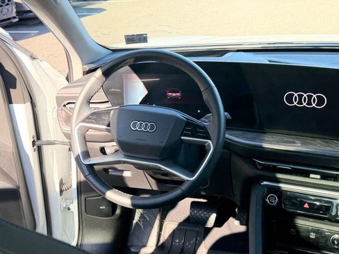 Used 2025 Audi Q5 Premium Plus w/ Premium Plus AWD/4WD image 22