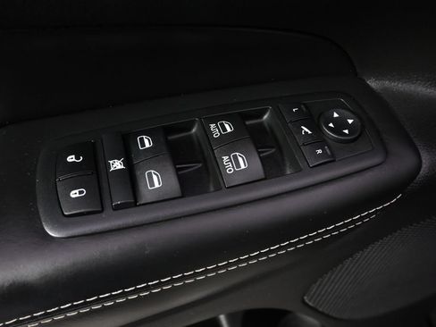 Used 2017 Jeep Grand Cherokee Overland AWD/4WD image 23