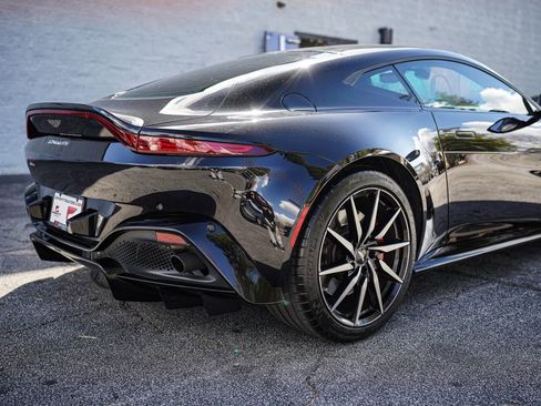 Used 2020 Aston Martin V8 Vantage Coupe image 13