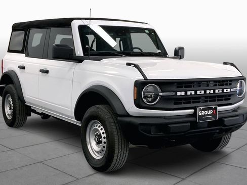 New 2025 Ford Bronco Base image 3