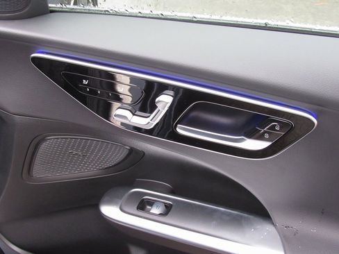 New 2026 Mercedes-Benz C 300 4MATIC Sedan image 21