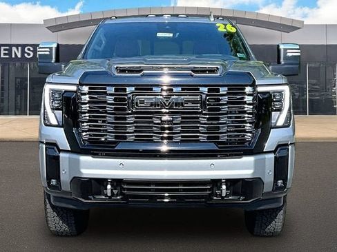 Used 2026 GMC Sierra 2500 Denali Ultimate AWD/4WD image 3