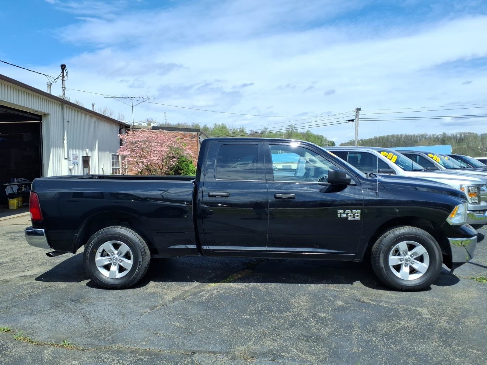 Used 2024 RAM 1500 Classic SLT AWD/4WD image 2