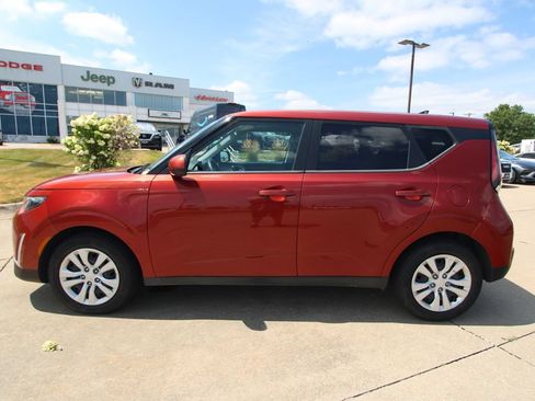 Used 2023 Kia Soul LX FWD image 15