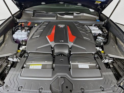 New 2025 Audi RS Q8 performance image 31