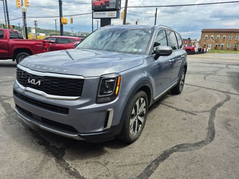 Used 2022 Kia Telluride S AWD/4WD image 3
