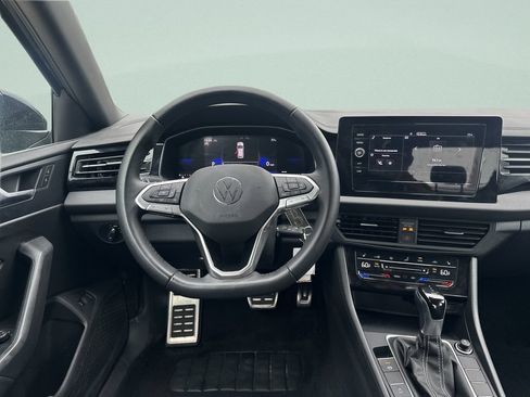 Used 2025 Volkswagen Jetta Sport FWD image 20