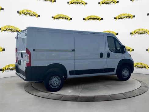 Used 2025 RAM ProMaster 2500 w/ Convenience Group FWD image 5