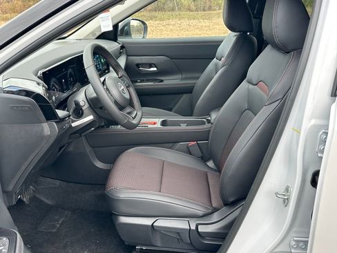 New 2026 Nissan Kicks SR w/ Illumination Package image 9