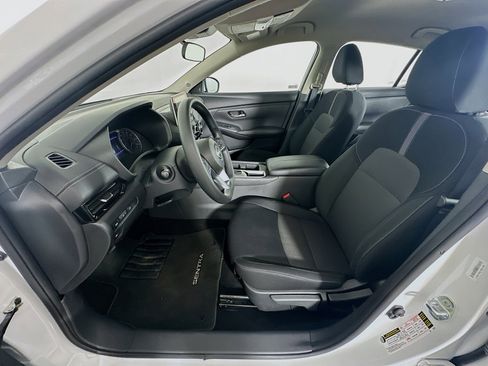 Used 2025 Nissan Sentra SV FWD image 13