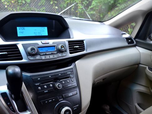 Used 2011 Honda Odyssey EX image 15