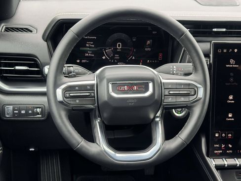 Used 2026 GMC Terrain Elevation w/ Elevation Premium Package FWD image 13