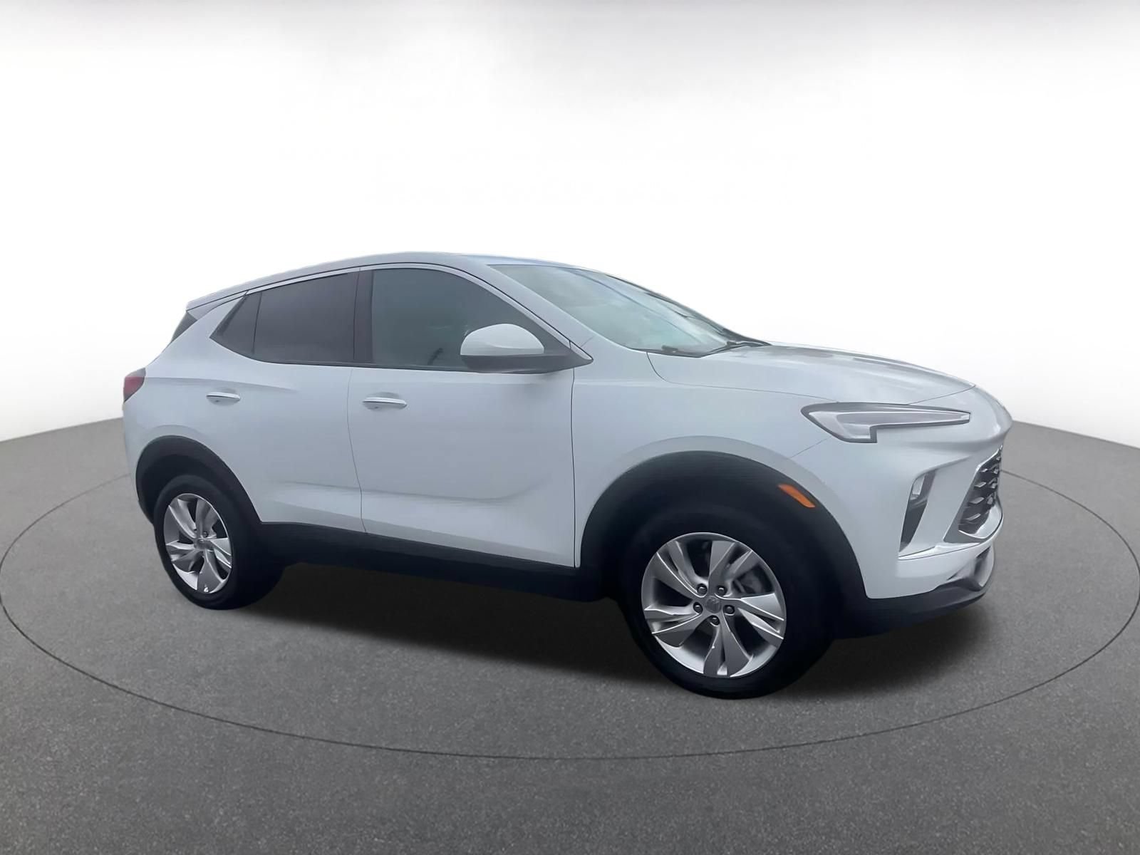 Used 2025 Buick Encore GX Preferred AWD/4WD image 2
