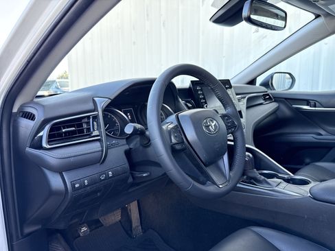 Used 2023 Toyota Camry SE w/ Convenience Package image 12