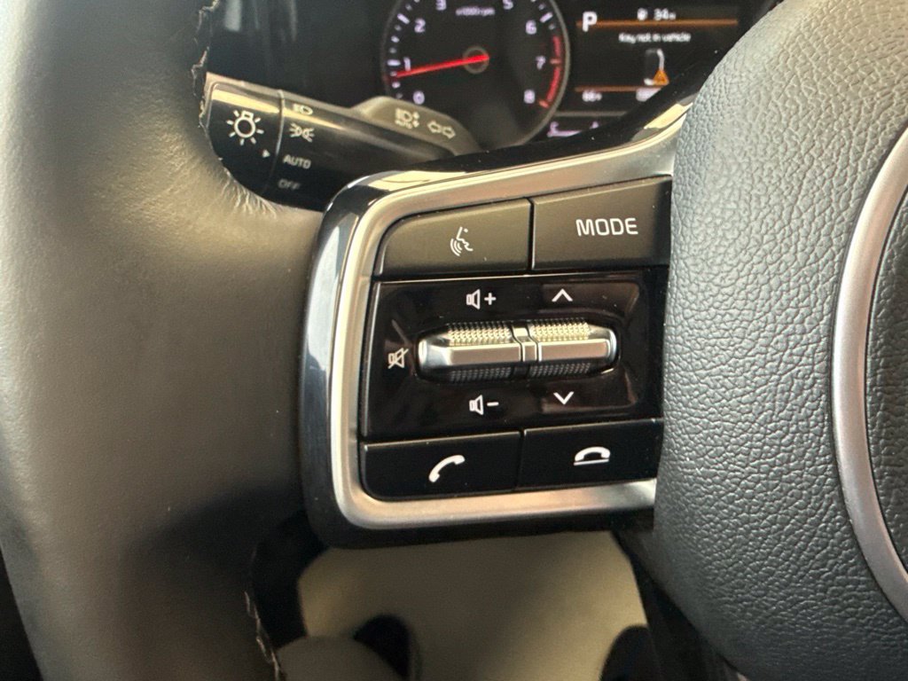 Used 2022 Kia Sorento S w/ Panoramic Sunroof Package AWD/4WD image 18