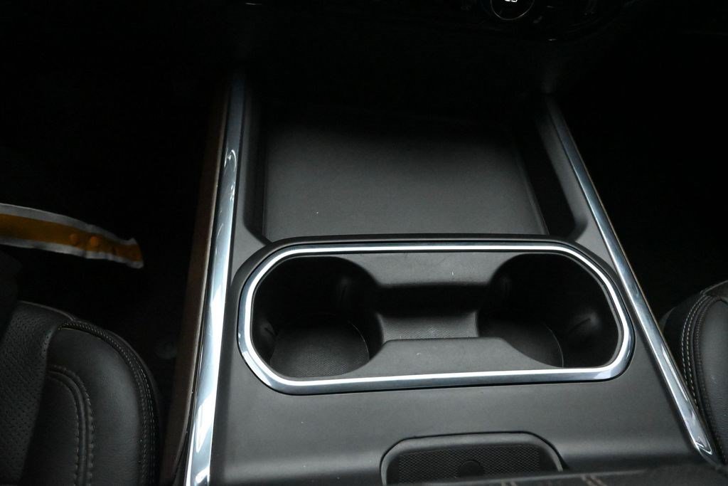 Used 2024 Chevrolet Silverado 2500 High Country w/ High Country Premium Package AWD/4WD image 30