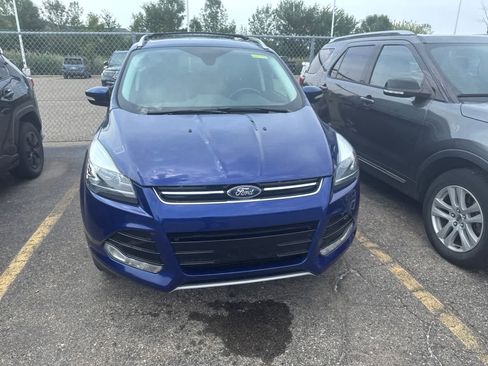 Used 2016 Ford Escape Titanium w/ Equipment Group 301A AWD/4WD image 4