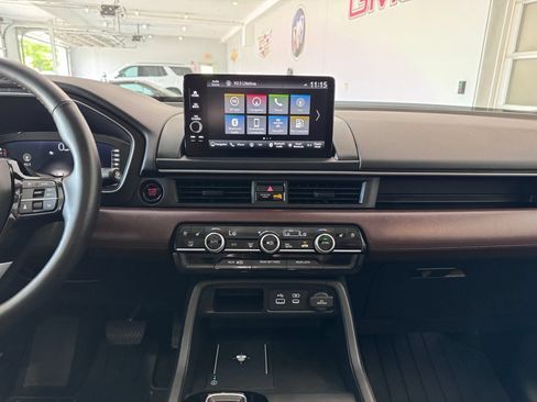 Used 2025 Honda Pilot Elite image 12