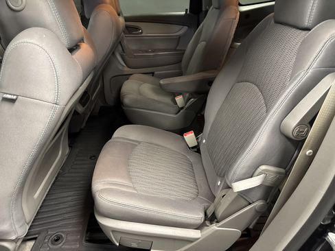 Used 2016 Chevrolet Traverse LT FWD image 13