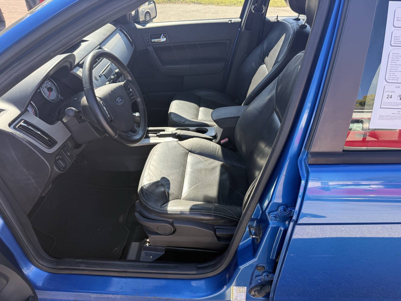 Used 2010 Ford Focus SEL FWD image 9