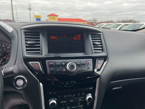 Used 2015 Nissan Pathfinder S image 14